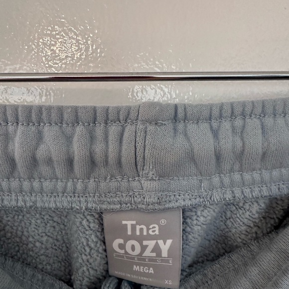 Aritzia TNA Cozy Fleece Baby Blue Joggers Size XS - Picture 2 of 5